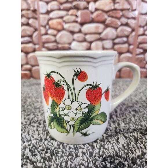 Vintage Strawberry Collection - Picture 4 of 11